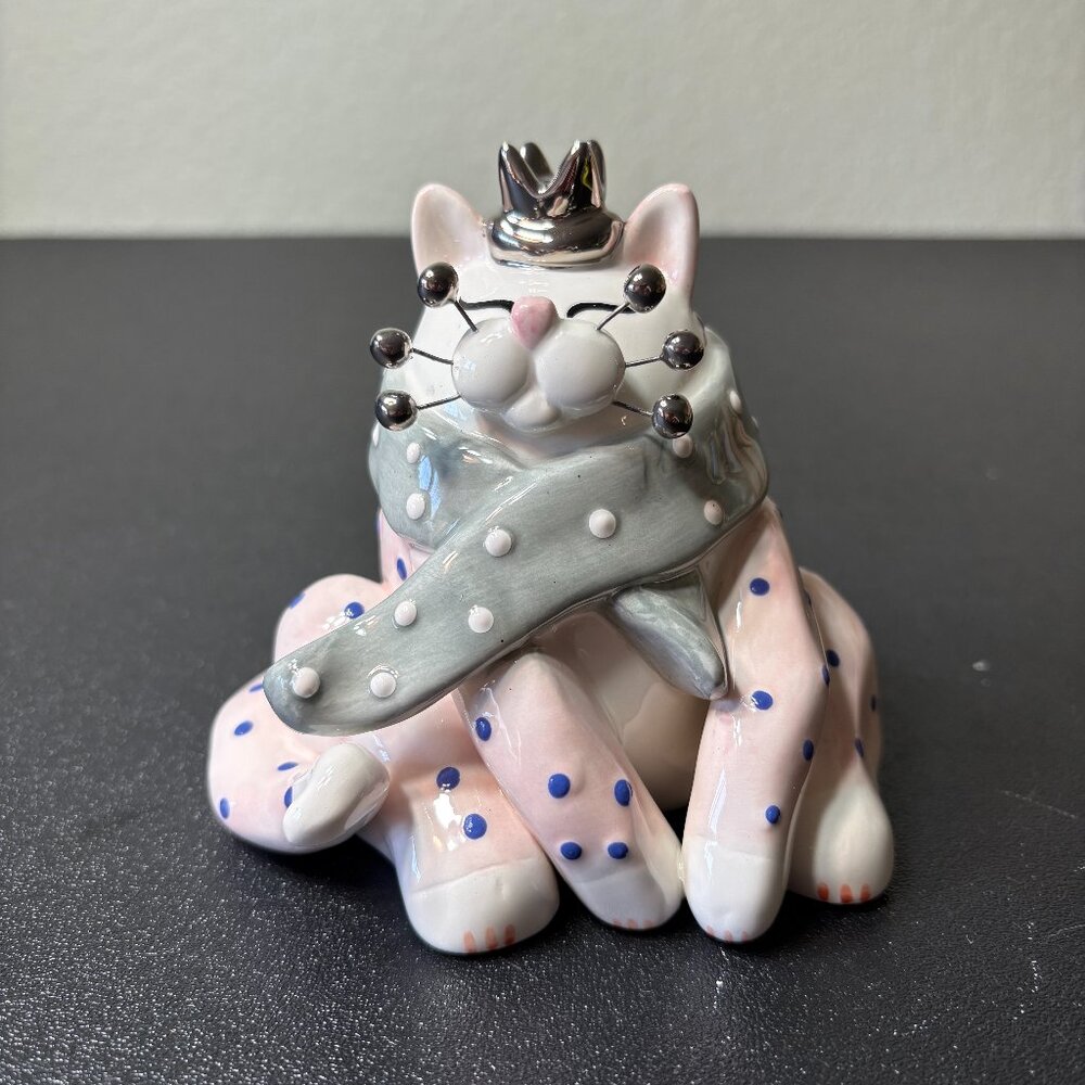 Wimsiclay Queen Cat by Amy Lacombe 2002